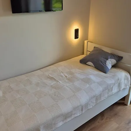 Goscinne Krystyna ホームステイ シャノジェンティ